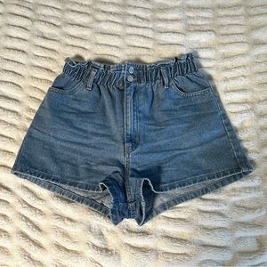 forever 21 ★ paperbag denim shorts with smocked waistband (nwot)